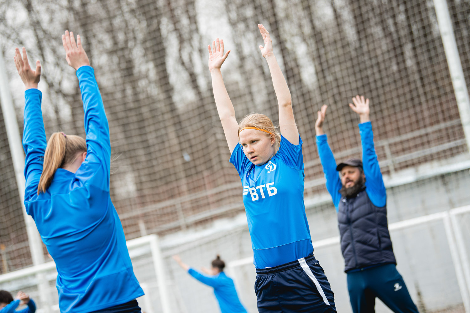 Тренировка молодёжной команды «Динамо» перед матчем с ЖФК «Новосибирск»