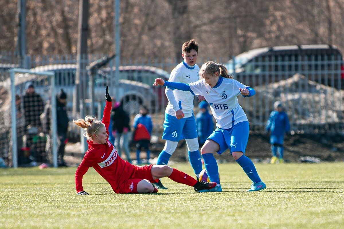 Первое дерби для ЖФК «Динамо»: команда U-15 сыграла вничью со «Спартаком»