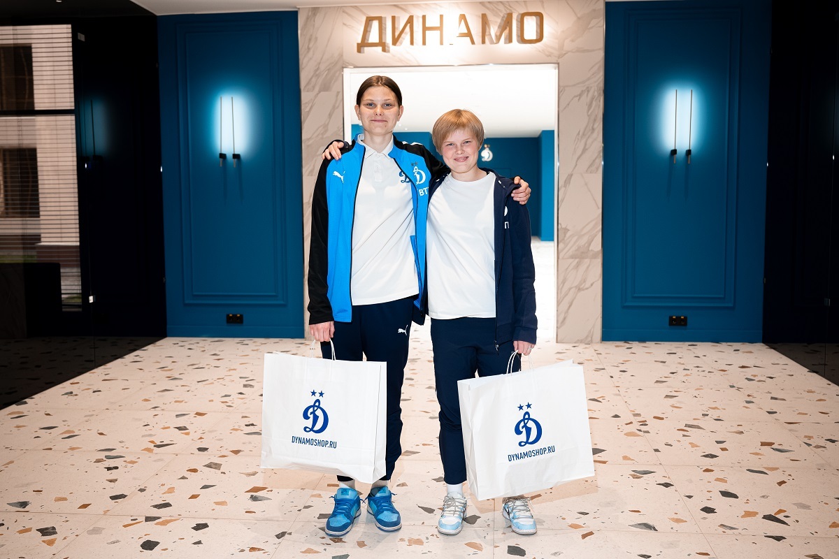 Екатерина Сергеева и 9 игроков молодёжной команды подписали контракты с ЖФК «Динамо»