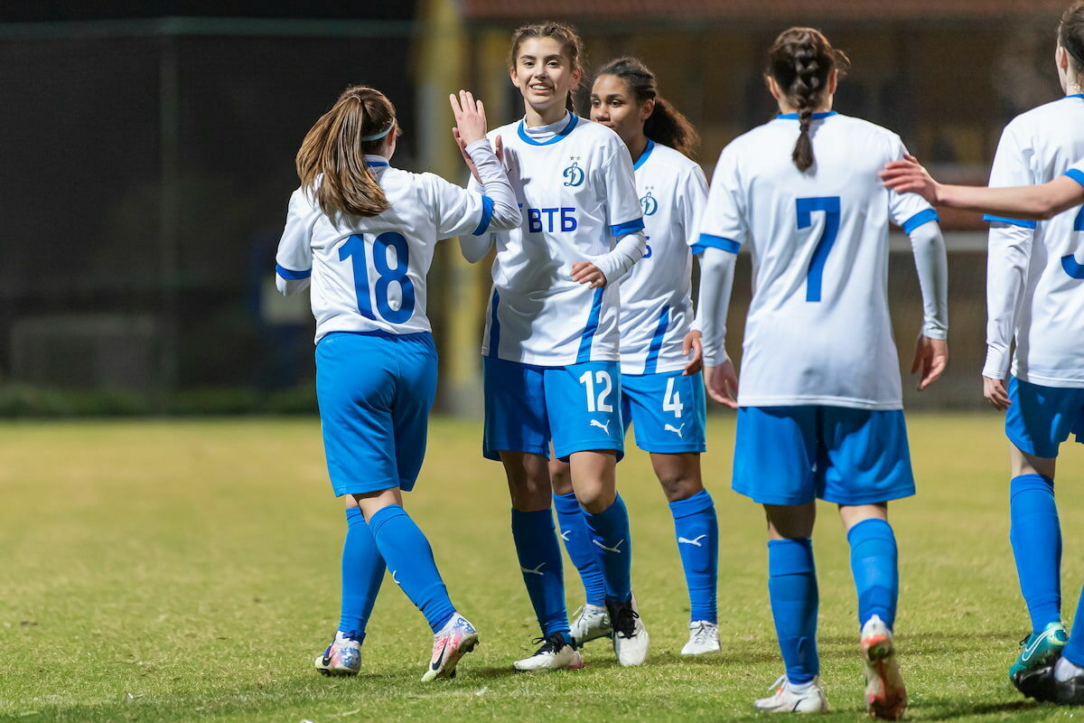 Первый матч в истории ЖФК «Динамо» завершился со счётом 17:0 в пользу бело-голубых