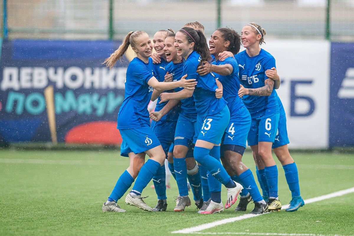Камилла Абашилова (№13) принесла победу «Динамо» на последних секундах матча с «Зенитом»