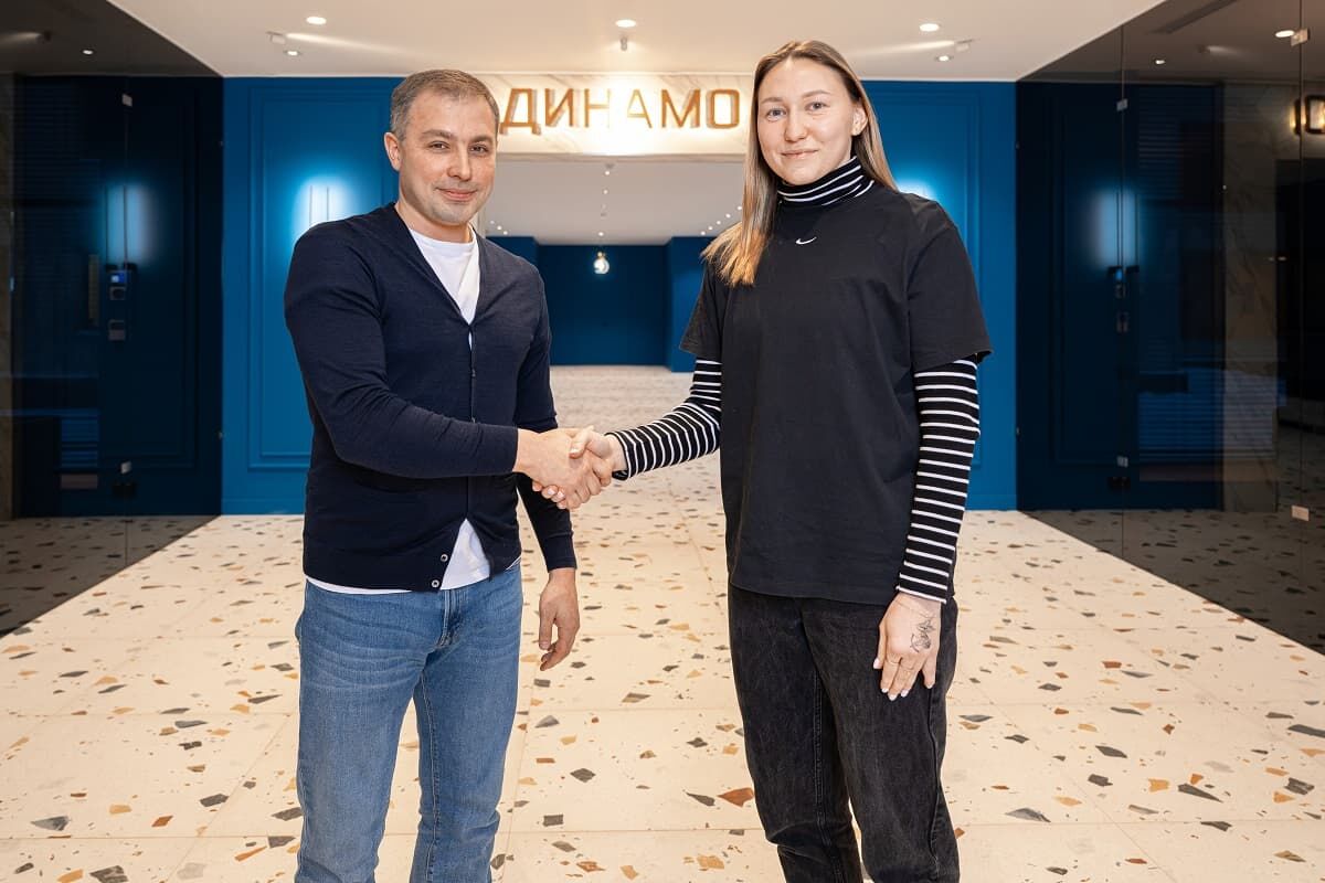 Диана Пономарёва и директор развития спортивных проектов «Динамо» Александр Удальцов