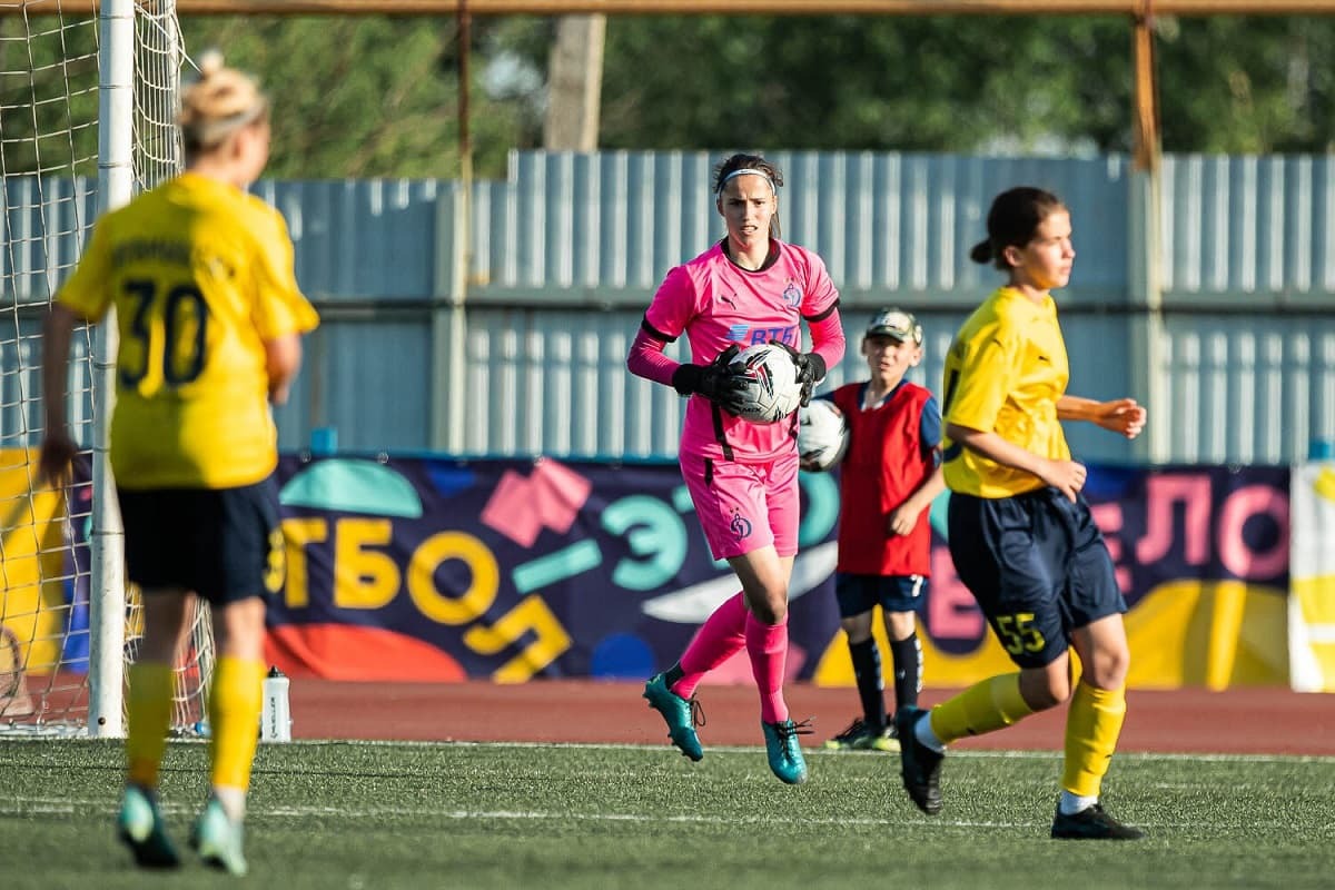 Арина Таранченко в гостевом матче против ЖФК «Ростов» в Молодёжной лиге-2022