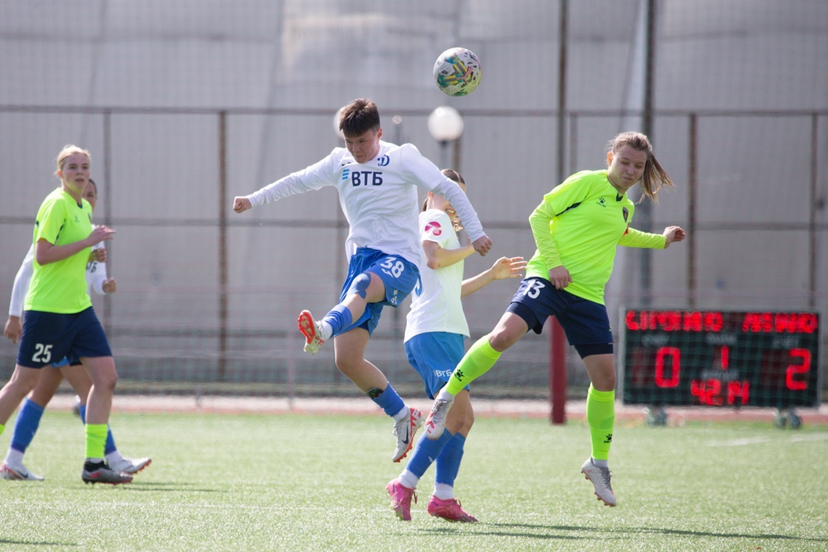 One of the best football players in Dynamo in the first match of the season against Strogino Daniella Petrova (No. 38)