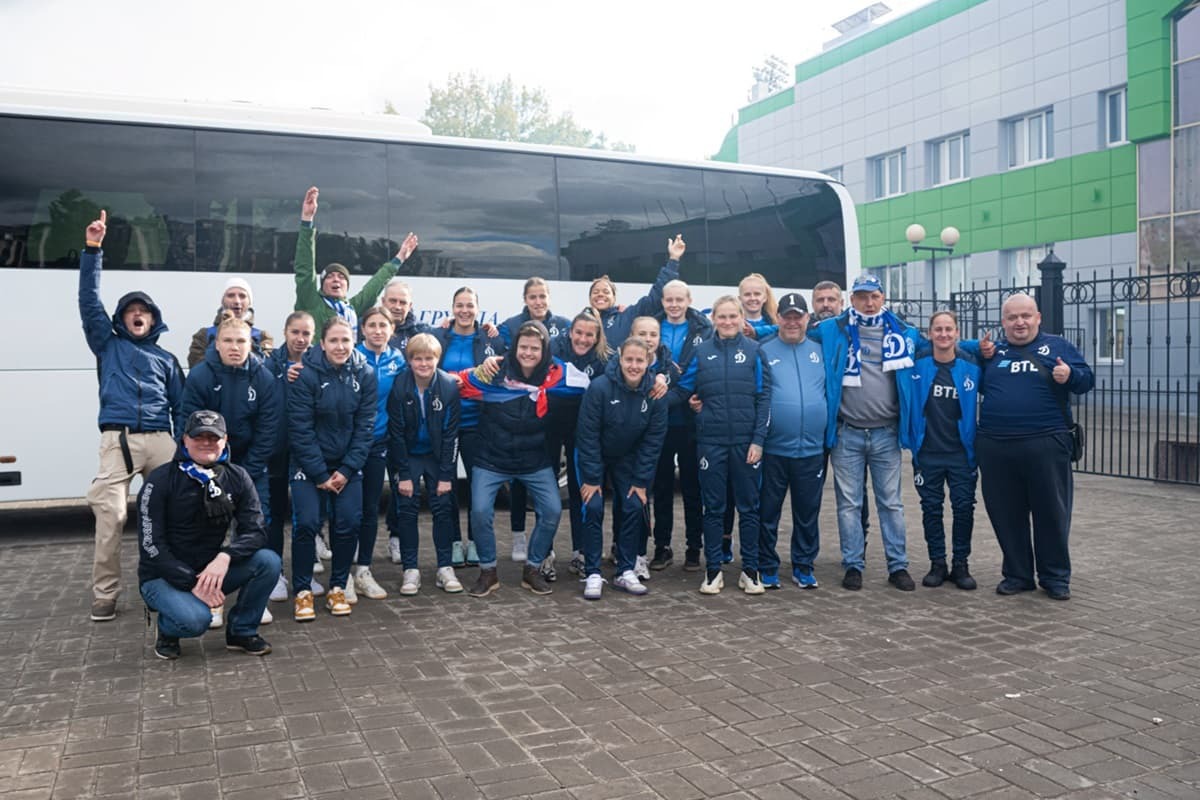 Dynamo fans with the team after the match with Ryazan-VDV