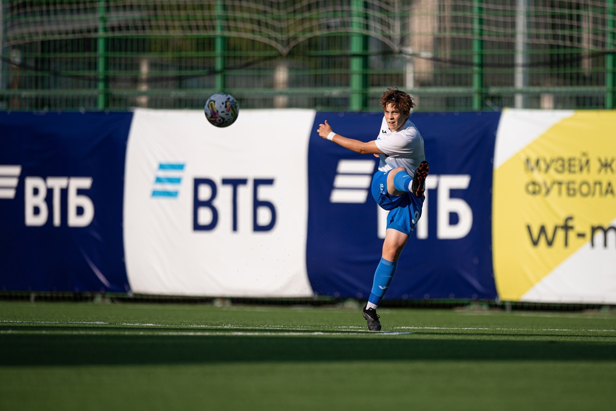 Anastasia Orlova sends the ball forward to the goal of the guests from Krasnodar