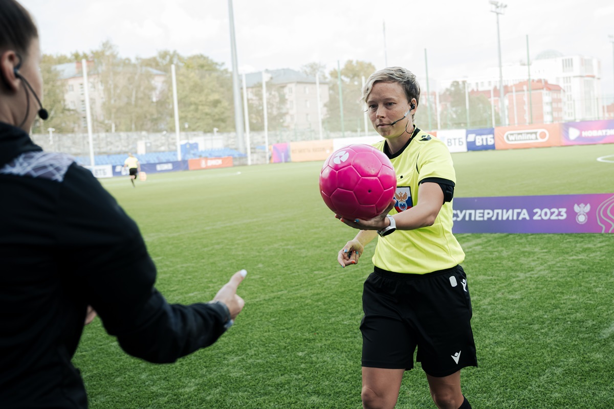 Lyubov Tarbeeva - chief referee of the Football Academy - Dynamo match