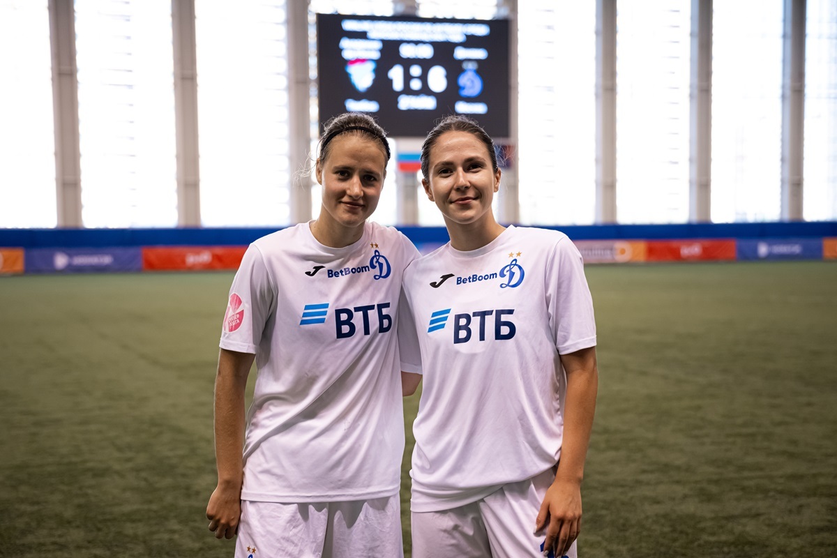 Kristina Komissarova (left) and Kamilla Abashilova played their 50th games for Dynamo in the match against the Football Academy.