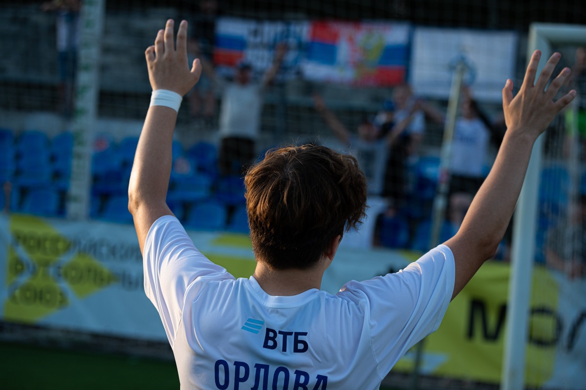 Anastasia Orlova thanks the fans for their support at the match with Krasnodar