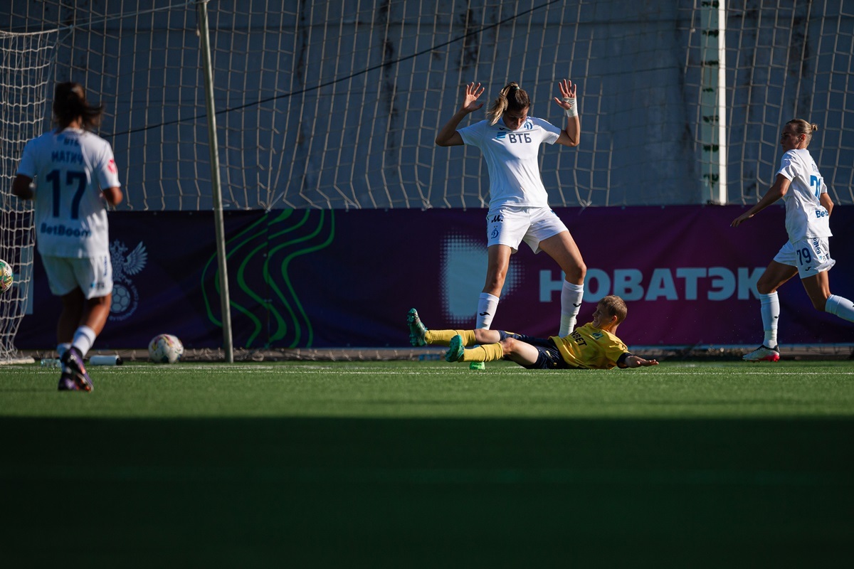 Helena Bozic in a fight with Rostov football players