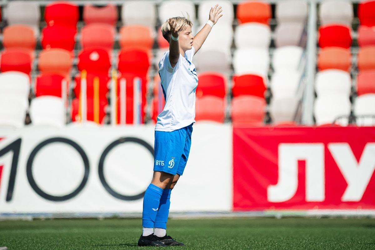 Anastasia Orlova just sent the ball into the goal of the red-whites and equalized the score